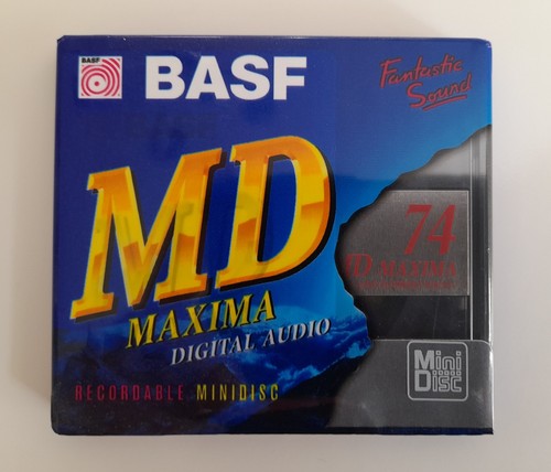 Blank minidiscs new - blank,